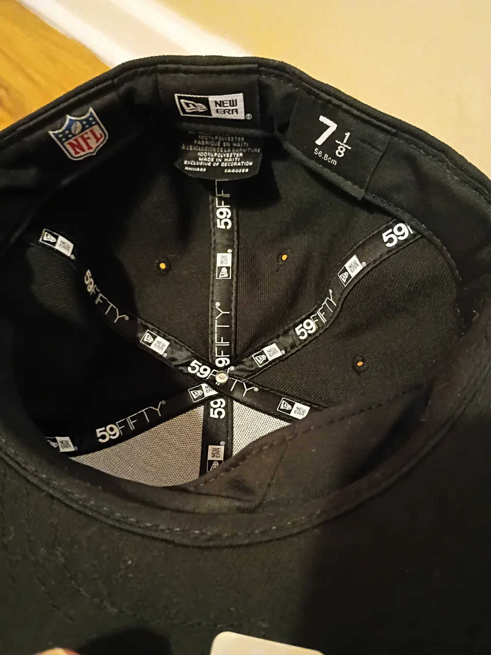 The New Era 59FIFTY San Francisco 49ers NFL Black Fitted Cap Hat in size 7 1/8